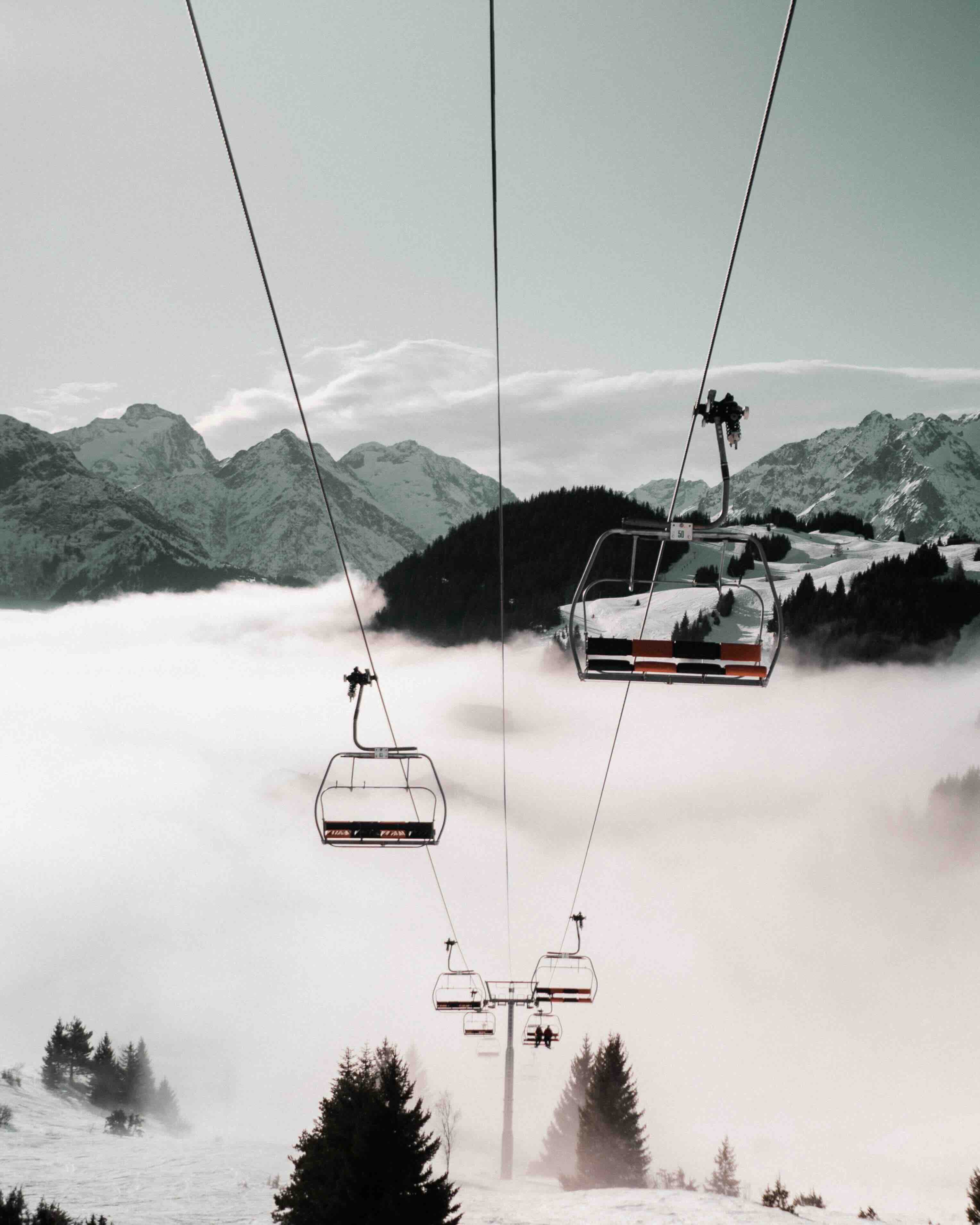 SnowLoop - Ski Lift Adventure